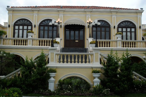 Praya Palazzo from the river